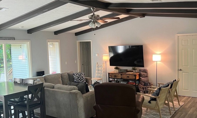 Fairfield Bay House | Awesome Lake House Right by Marina and Trails! Newly Updated!