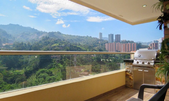 Sabaneta Apartment | Awesome modern Apartment with Beautiful Views, in charming Sabaneta