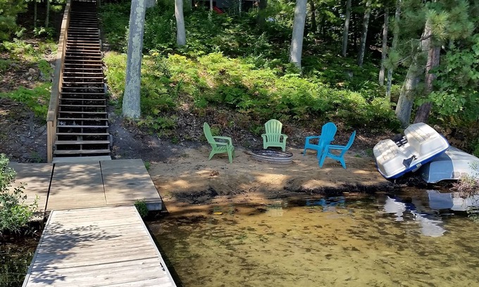 Irons House | AWESOME SECLUDED LAKEFRONT PROPERTY 💛 PICTURESQUE VIEWS💛