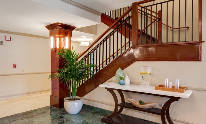 Corona Hotel | Ayres Hotel Corona – Riverside