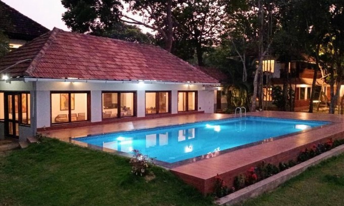 Janakpuri Apartment | AYURVEDA TOURS INDIA