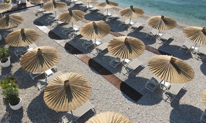 Puerto Banus Ski Chalet | AZACHEA BEACH EL RIO NUEVA ANDALUCIA MARBELLA