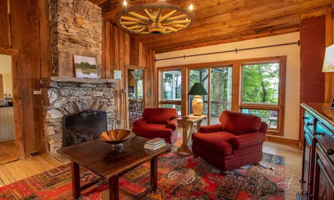 Boone Cabin | Azalea Hill