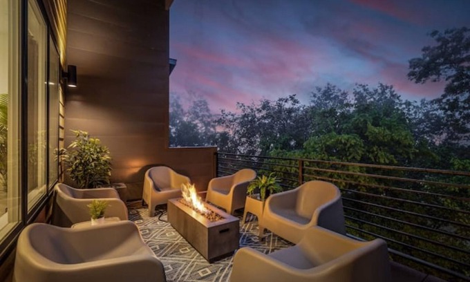 East Ridge House | Azul - An Atomic Ridge Home