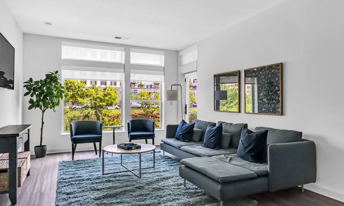 McLean Apartment | Azure Escape 2BR/2BTH: Tysons Oasis with Gym/Pool/Huddle Rooms + Parkingn