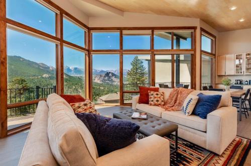 Estes Park House | Azure Vista Vacation Home at Windcliff home