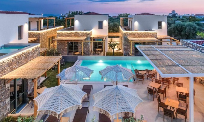 Potos Hotel | Azzure Luxury Suites