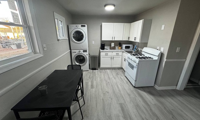 North Camellia Acres Apartment | (B) 2BED duplex apartment Close to the beach