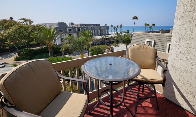 Townsite Condo | B-326 | Oceanside Beach Penthouse with Ocean Views