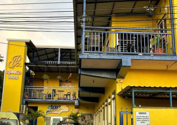 Coxen Hole Apartment | B. Aparts Hotel