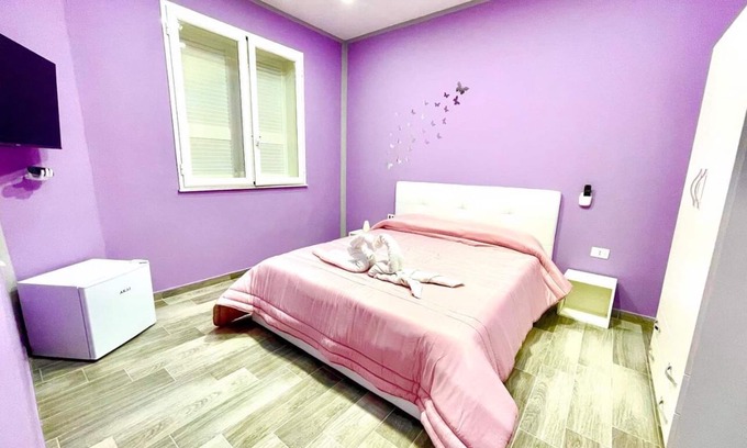 Secondigliano House | B&B AIRPORT-NAPLES 1km from airport 3km from central station 5km port
