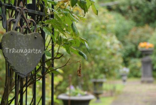 Kaiserslautern Bed & Breakfast | B&B DRESSINGS TRAUMGARTEN