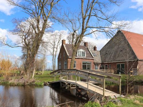 Suwald House | B&B farm GRUTSK in Suwald with private harbour