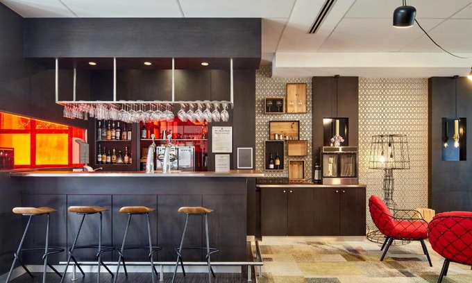 Montigny-le-Bretonneux Hotel | B&B HOTEL Saint-Quentin-en-Yvelines Centre Gare 4 étoiles