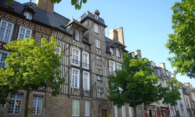 Combourg Hotel | B&B in Combourg, Brittany - touristic area St Malo /Dinan /Mont Saint Michel