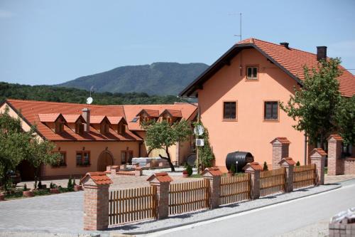 Jastrebarsko Bed & Breakfast | B&B Kolarić