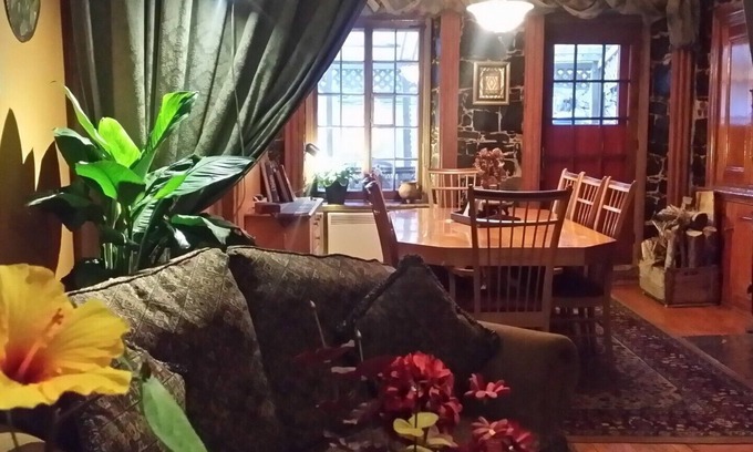 Saint-Jean-Baptiste House | B&B L'Augustine Family rooms - Quebec City, Canada