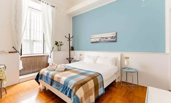 Chiaia Bed & Breakfast | B & B NAPLES - MERGELLINA ROAD