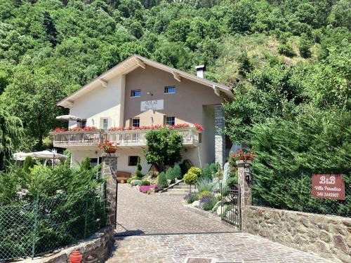 Mezzana Bed & Breakfast | B&b Villa Paradiso