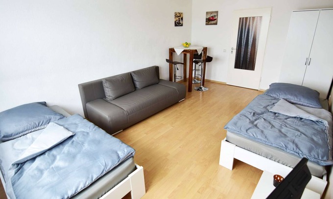 Refrath Apartment | B05 Studio Apartment Bergisch Gladbach