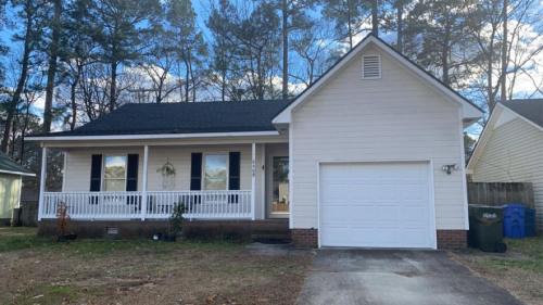 Fayetteville House | B1 Guest House
