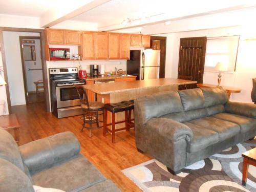 Glenwood Springs Apartment | B1