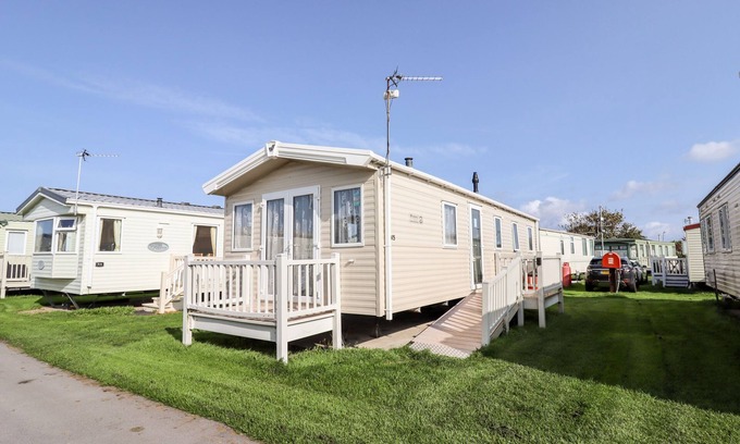 St George Cottage | B15 TY GWYN, pet friendly, country holiday cottage in Towyn