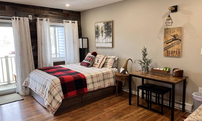 Lincoln Condo | B213 - Mountain Adventure Awaits! Studio Apt at Loon in Lincoln NH
