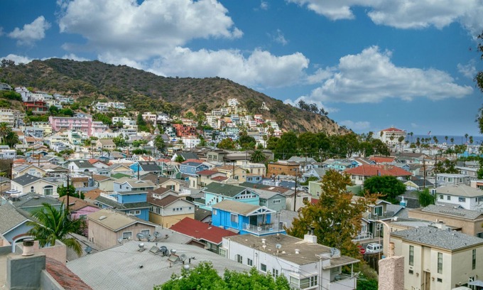 Avalon Condo | B44: 2 Bedroom, 2 Bath Townhome Condo, Balcony with Views, Pool