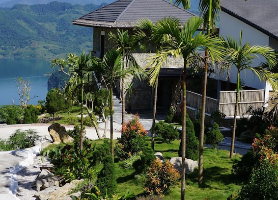 Mai Chau Hotel | Ba Khan Village Resort