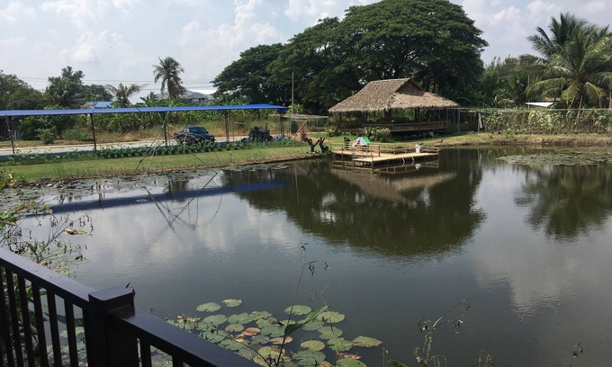 Bang Nam Prieo Hotel | Baan Purita