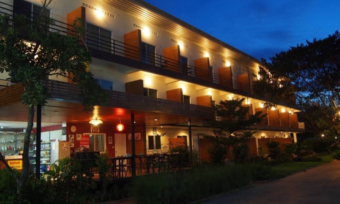 Sung Noen Hotel | Baansakulpetch Hotel