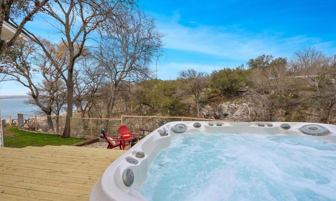 Canyon Lake House | Baby Owl Lakehouse