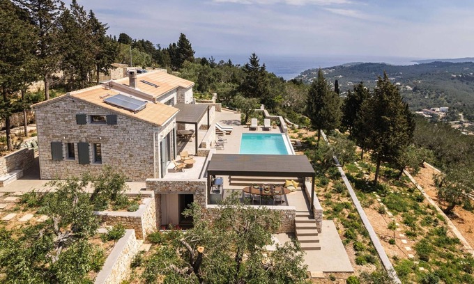 Vlachopoulatika Villa | Bacchetta Magica - Four Bedroom Villa, Sleeps 8