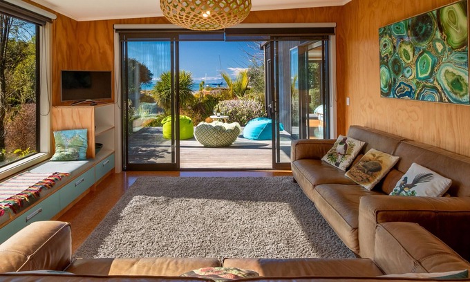 Marahau Cottage | Bach 7 by The Sea - Marahau Holiday Home