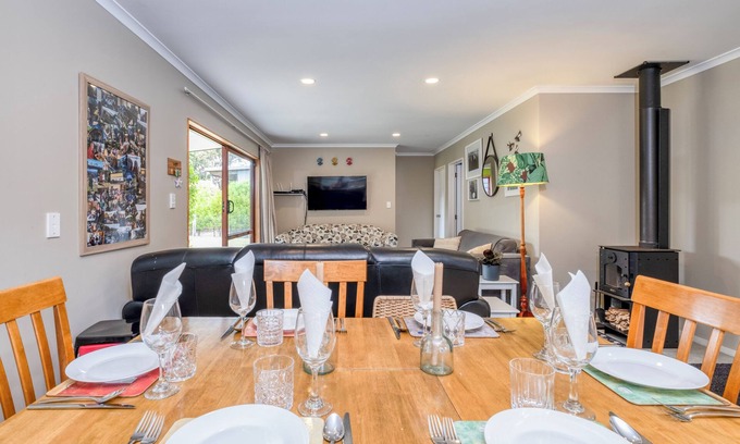 Kuratau House | Bach Noir - Kuratau Holiday Home