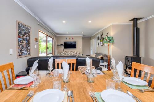 Kuratau House | Bach Noir - Kuratau Holiday Home
