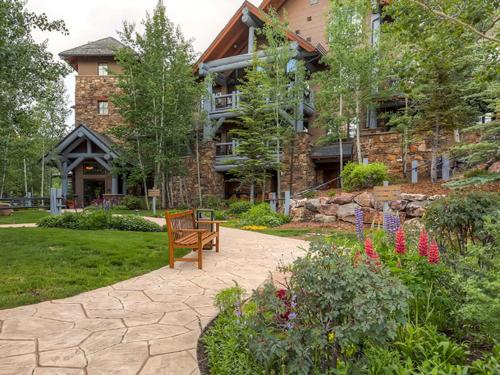 Avon Resort | Bachelor Gulch Village