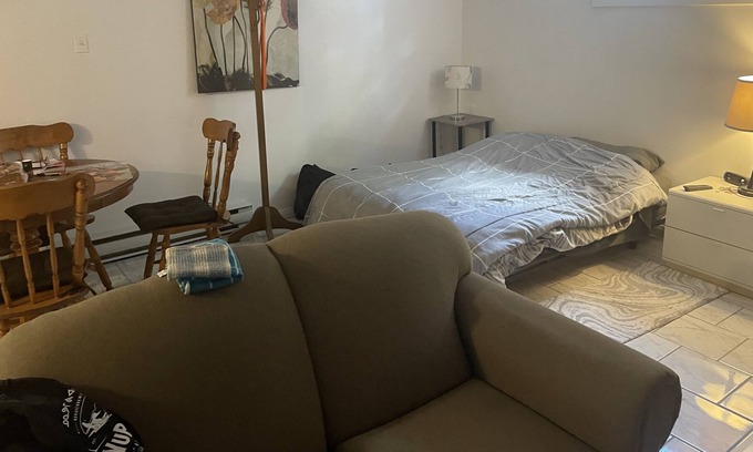 Masson-Angers Apartment | bachelor pad