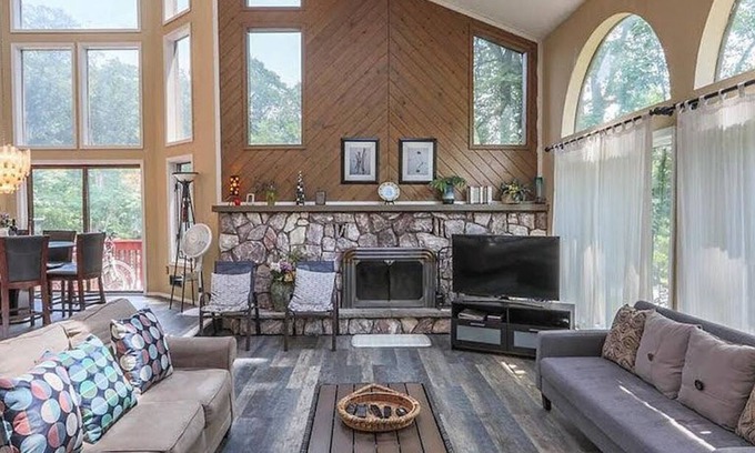 East Stroudsburg Ski Chalet | Back! Escape to the all updated Luxury Poconos Retreat with indoor Hottub!