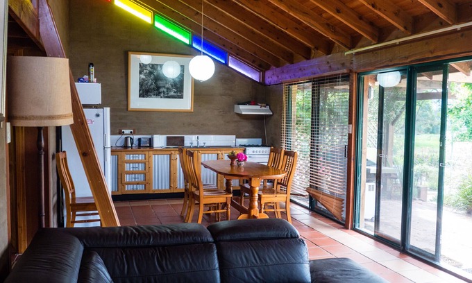 Back Forest Cottage | Back Forest Retreat Sunrise Cottage
