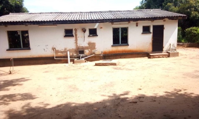Livingstone Villa | Backpacker's rest stop -10 min from downtown & a hike to the Falls!