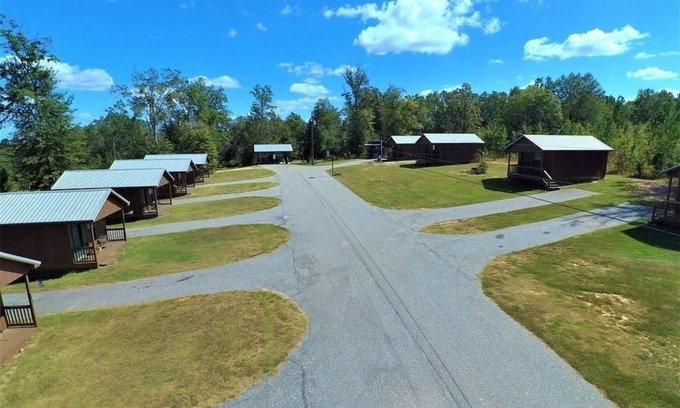 Abbeville Cabin | Backwater Cabins 1 Mile to Lake Euafaula Alabama