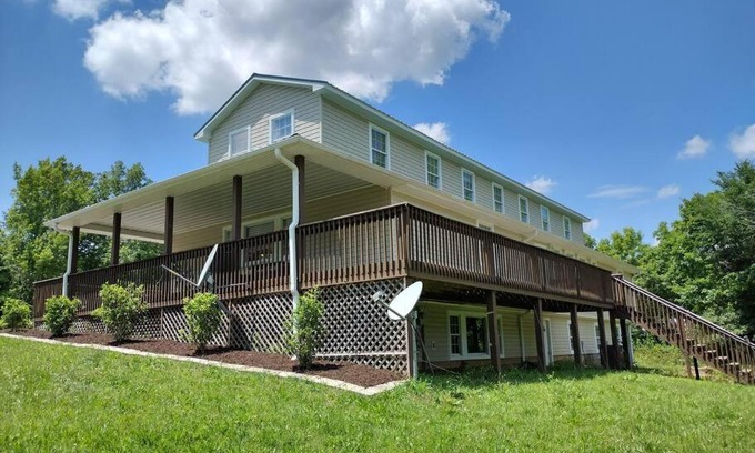 Ruffin House | Backwoods Family Getaway! 3 Bedroom house!