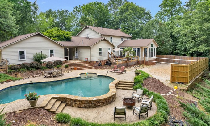 Blackwells House | Backyard Beach with Pool