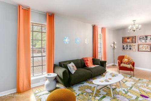 Shreveport House | Backyard - Games - Vibrant