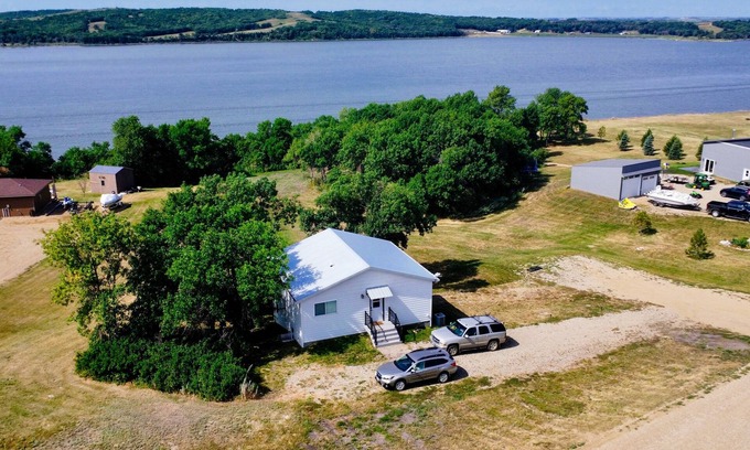 Orrin Cabin | Backyard Lake Access, Kayaks, Fire pit, Grill, Hammock, Deck, Beautiful Views