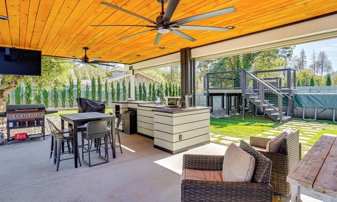 Weaverville House | Backyard Oasis w/Hot Tub & Views: Weaverville Gem