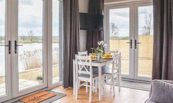 Huntingdon Cottage | Badger Lodge - UK30603