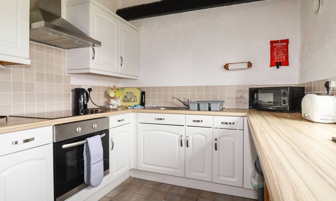 Crowthorne Cottage | Badgers Sett